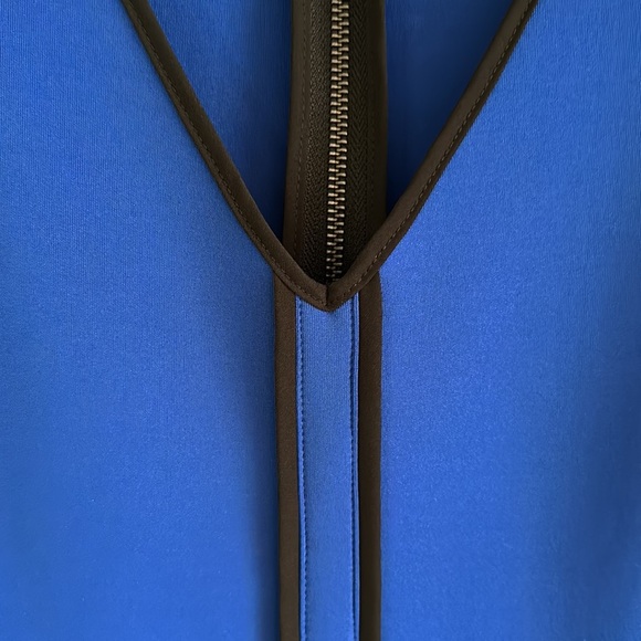 Blue dress! - Picture 4 of 8